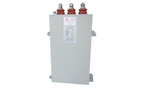 電容器在直流穩(wěn)態(tài)電路中可有電流通過？